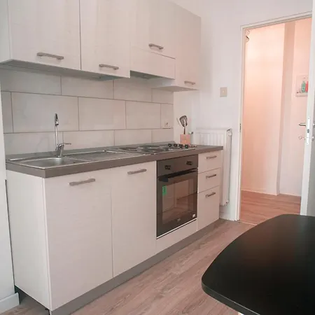 Apartment Elegant, Cozy, Between The Centre And The Seaside Triest