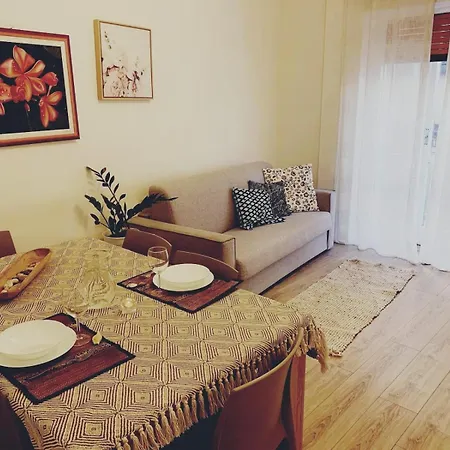 Elegant, Cozy, Between The Centre And The Seaside Apartment *